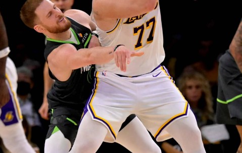 JBO游戏登录 -关于加时末段突围战来临，明尼苏达森林狼围绕西甲队长鼓劲，态度坚定，身体对抗强度拉满的信息